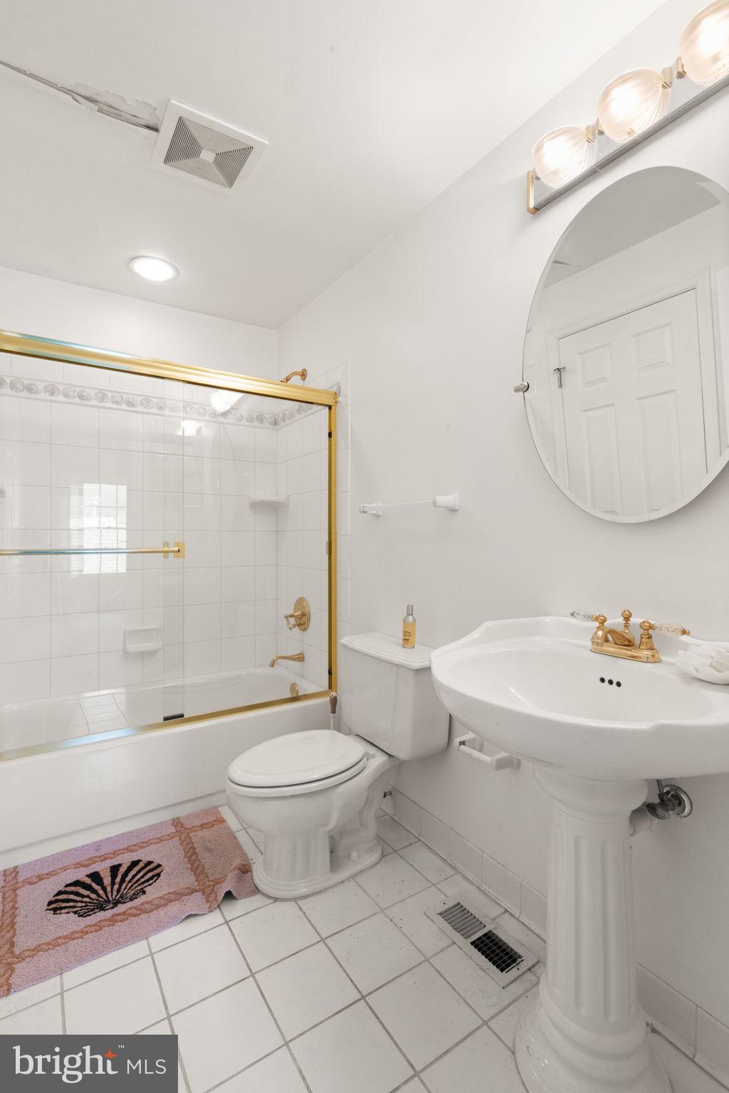 MIDDLE RIVER - Residential