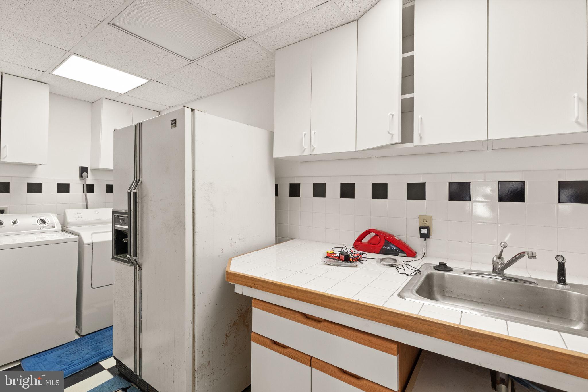 MIDDLE RIVER - Residential