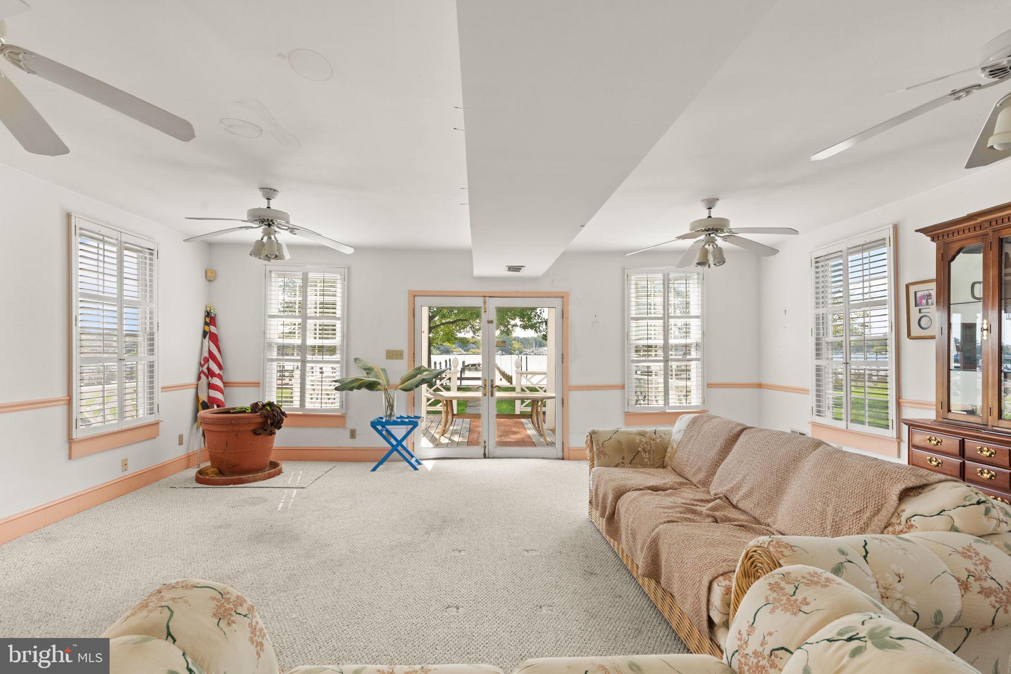 MIDDLE RIVER - Residential