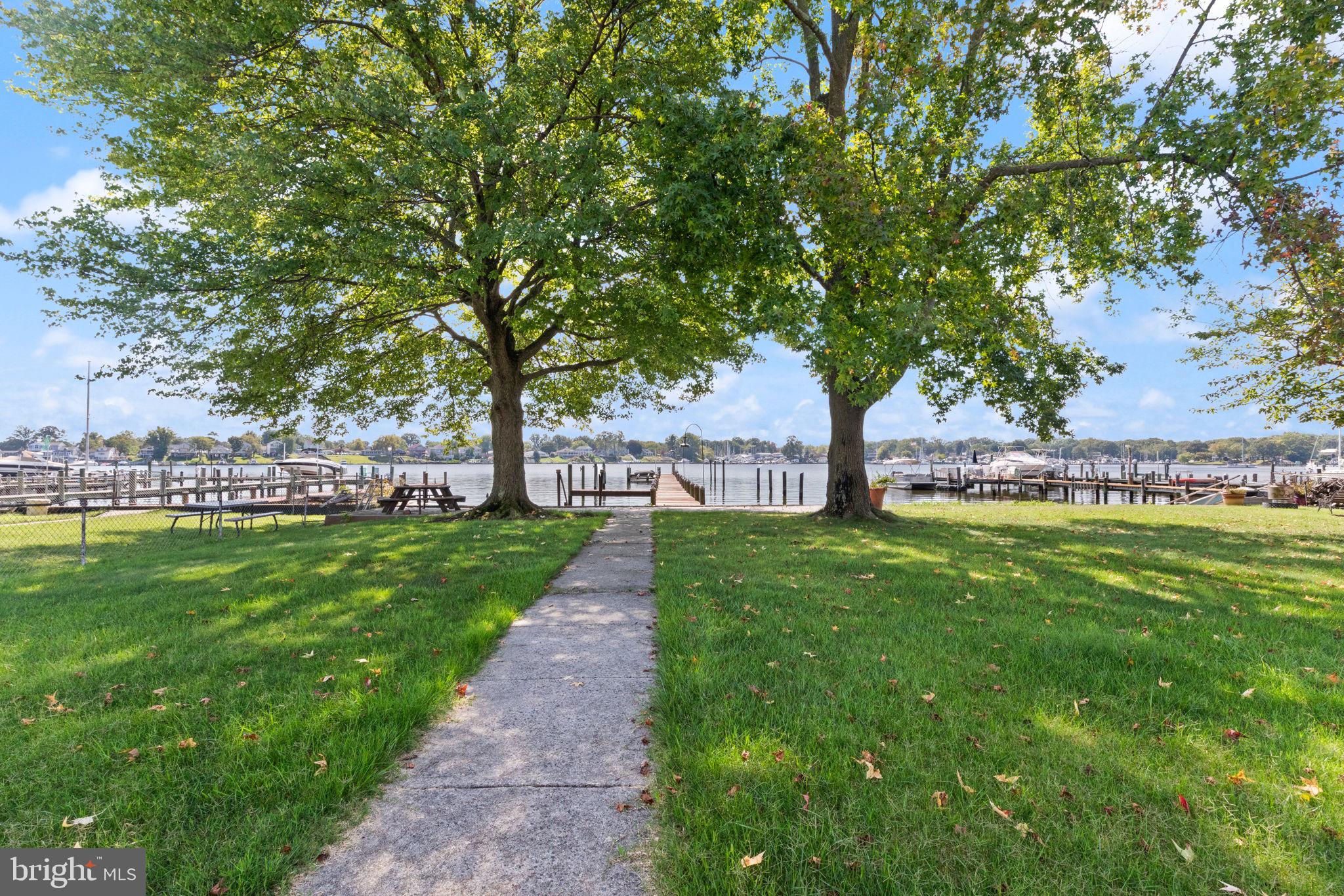 MIDDLE RIVER - Residential