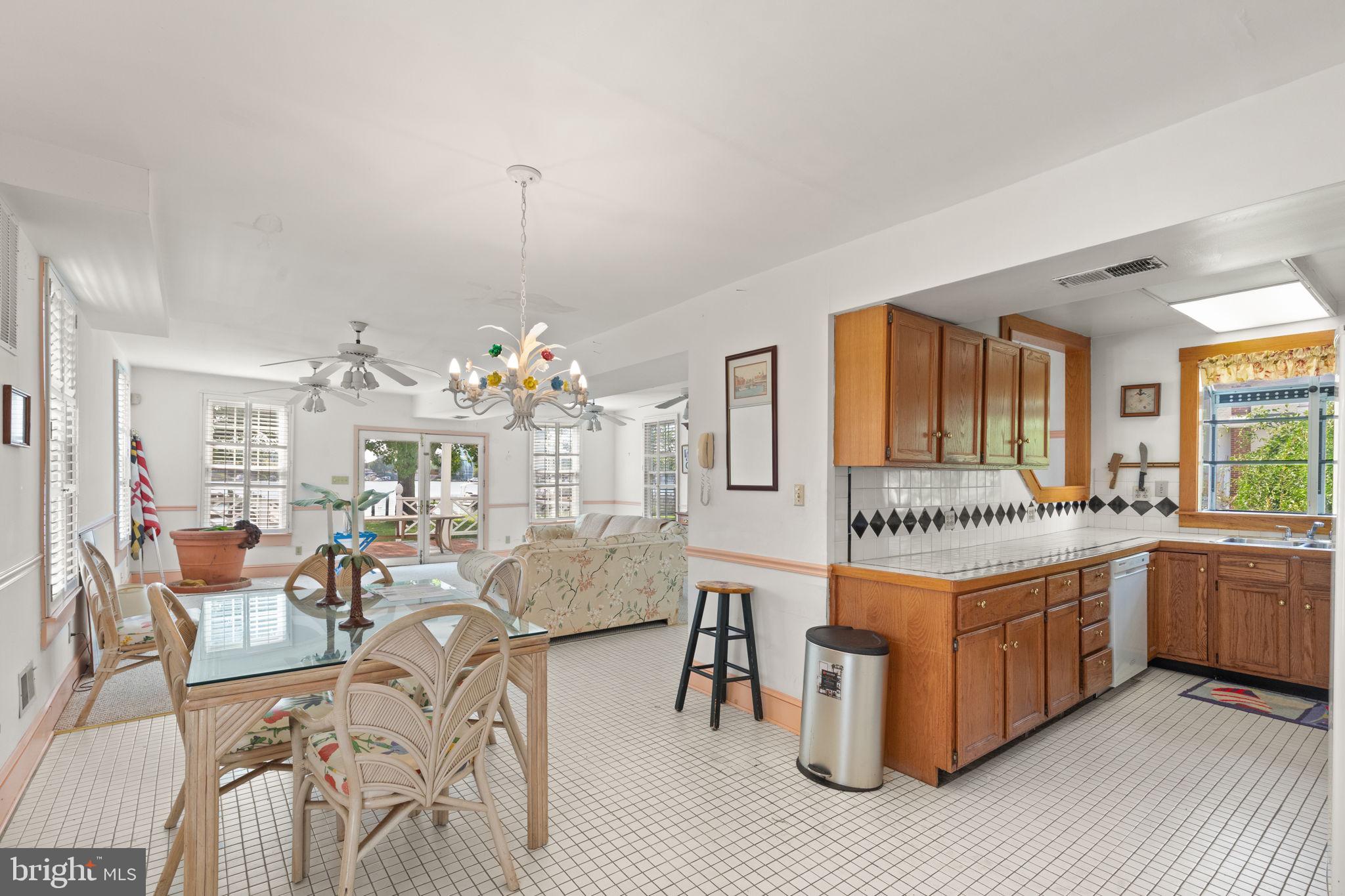 MIDDLE RIVER - Residential