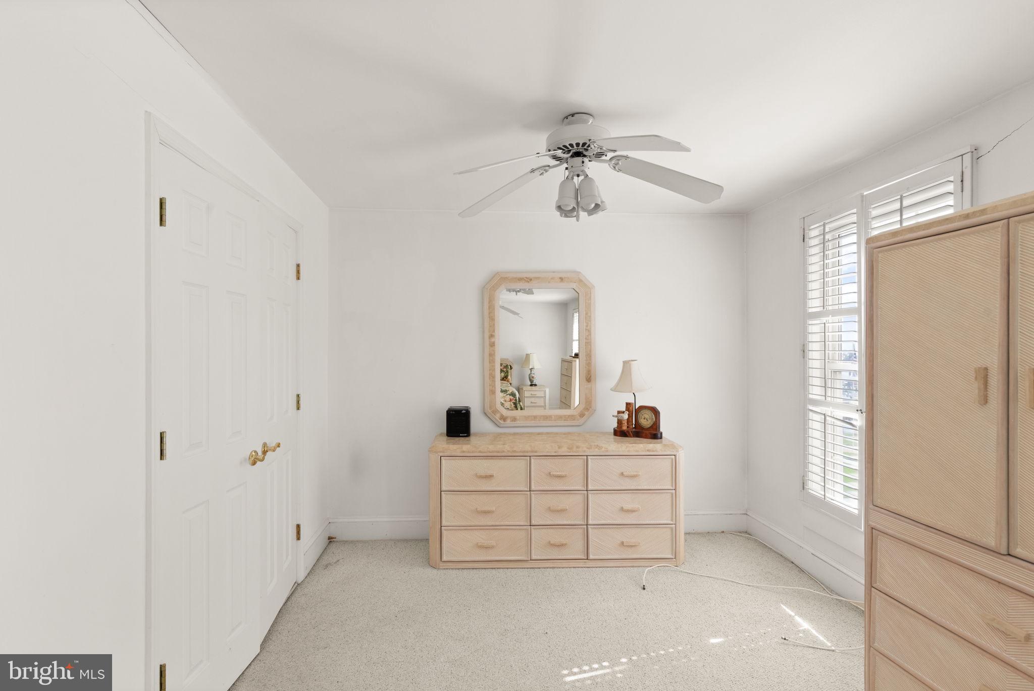 MIDDLE RIVER - Residential