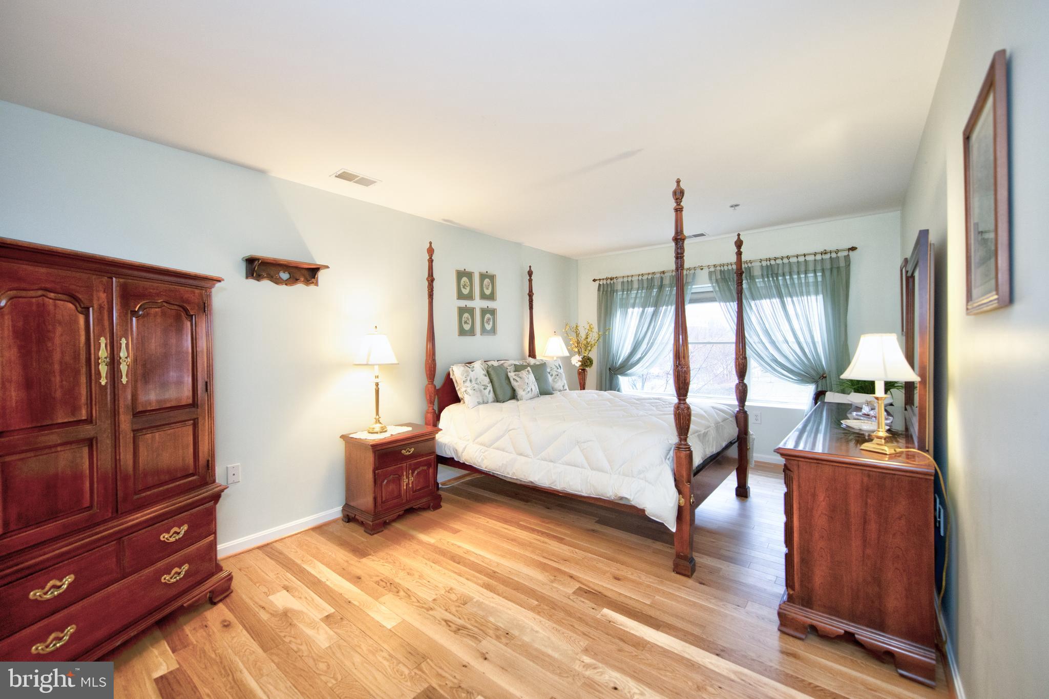 ROUNDWOOD RIDGE - Residential