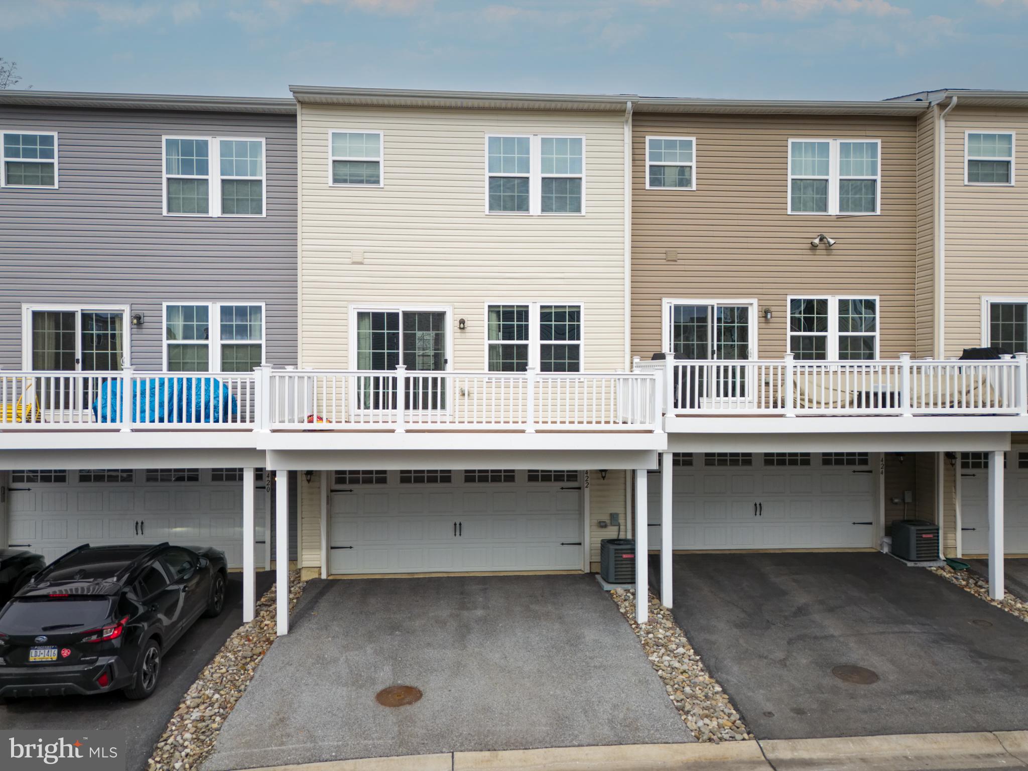 422 E BARNARD STREET