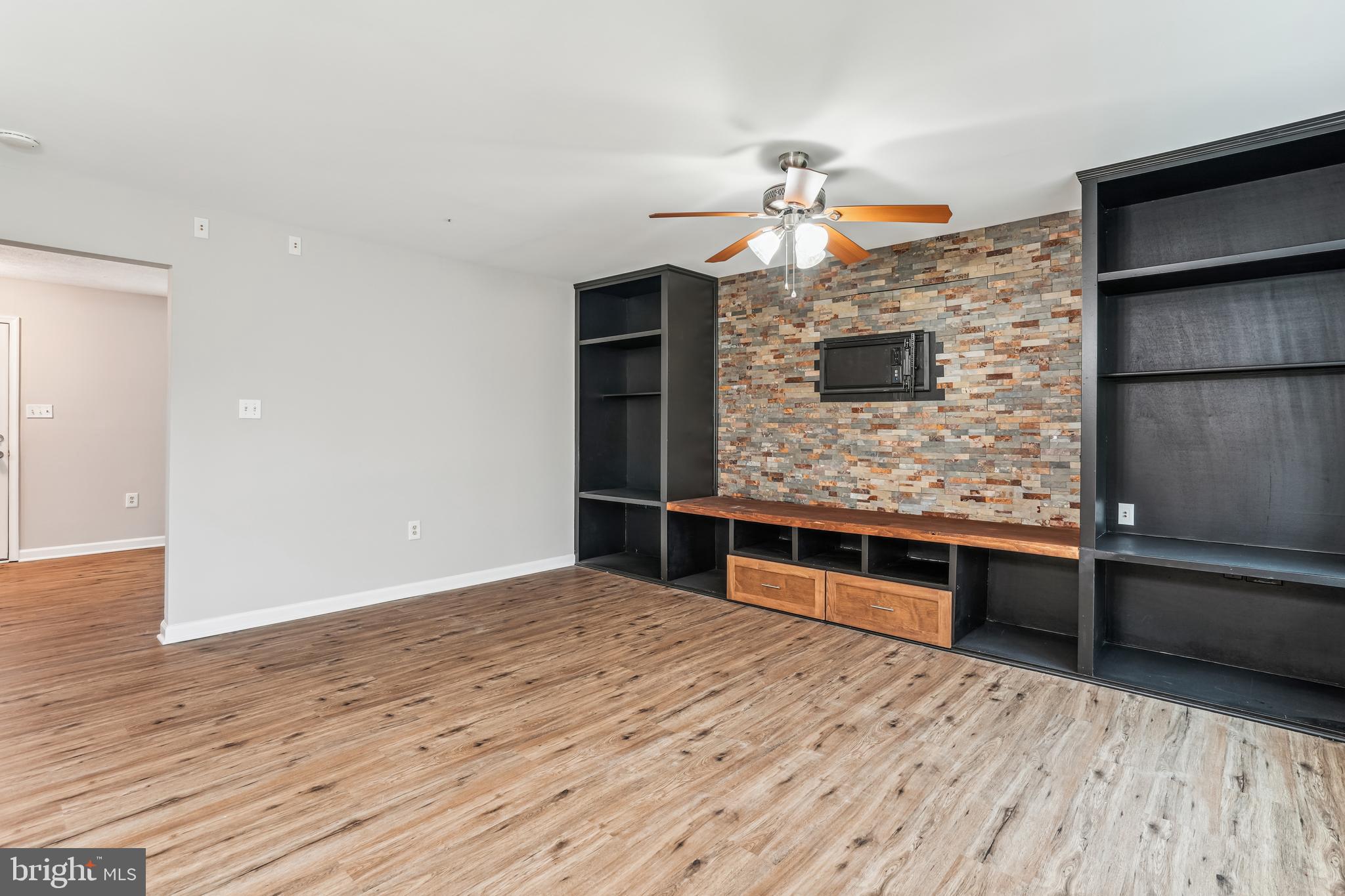 HOLLAWAY ESTATES - Residential