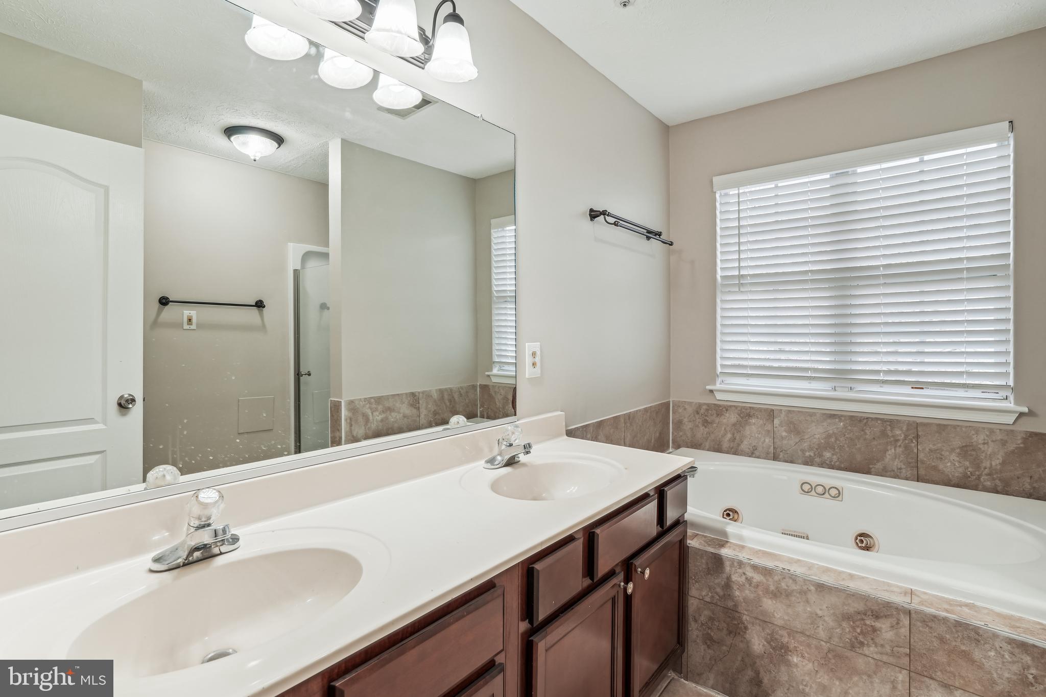 HOLLAWAY ESTATES - Residential