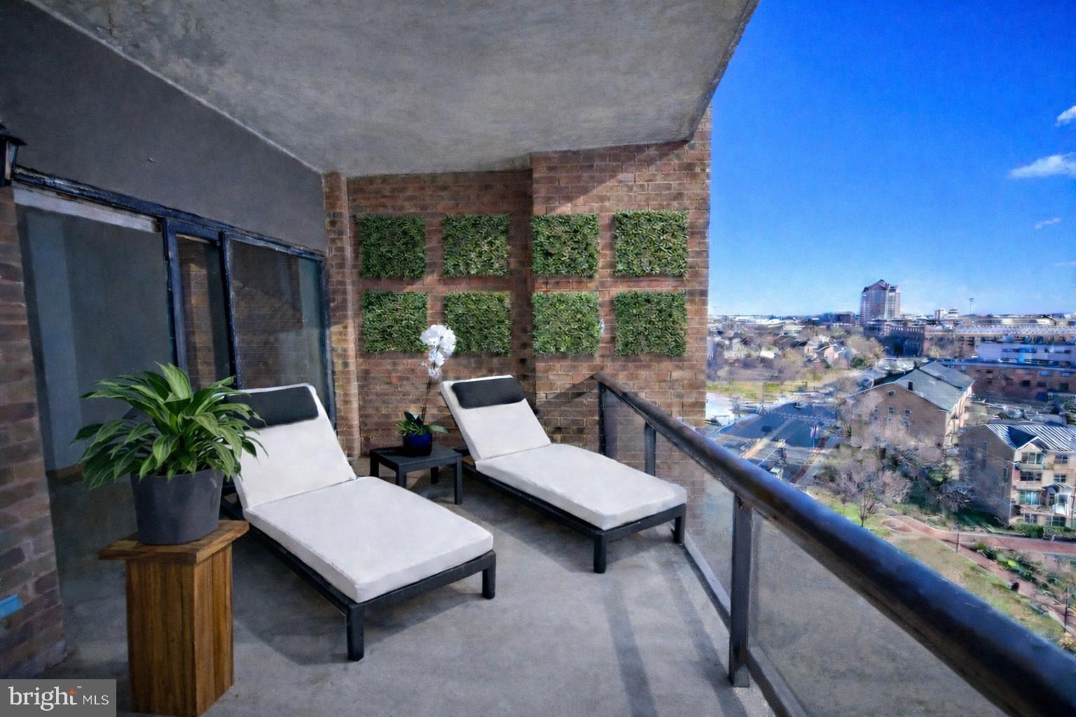 ANCHORAGE TOWERS - Residential