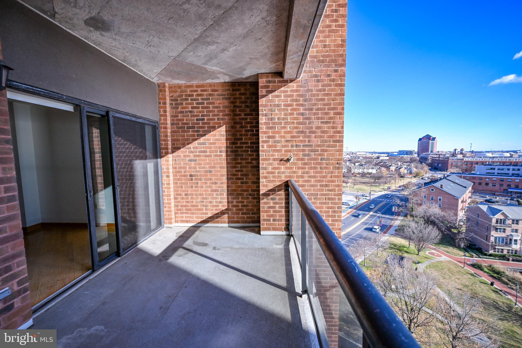 ANCHORAGE TOWERS - Residential