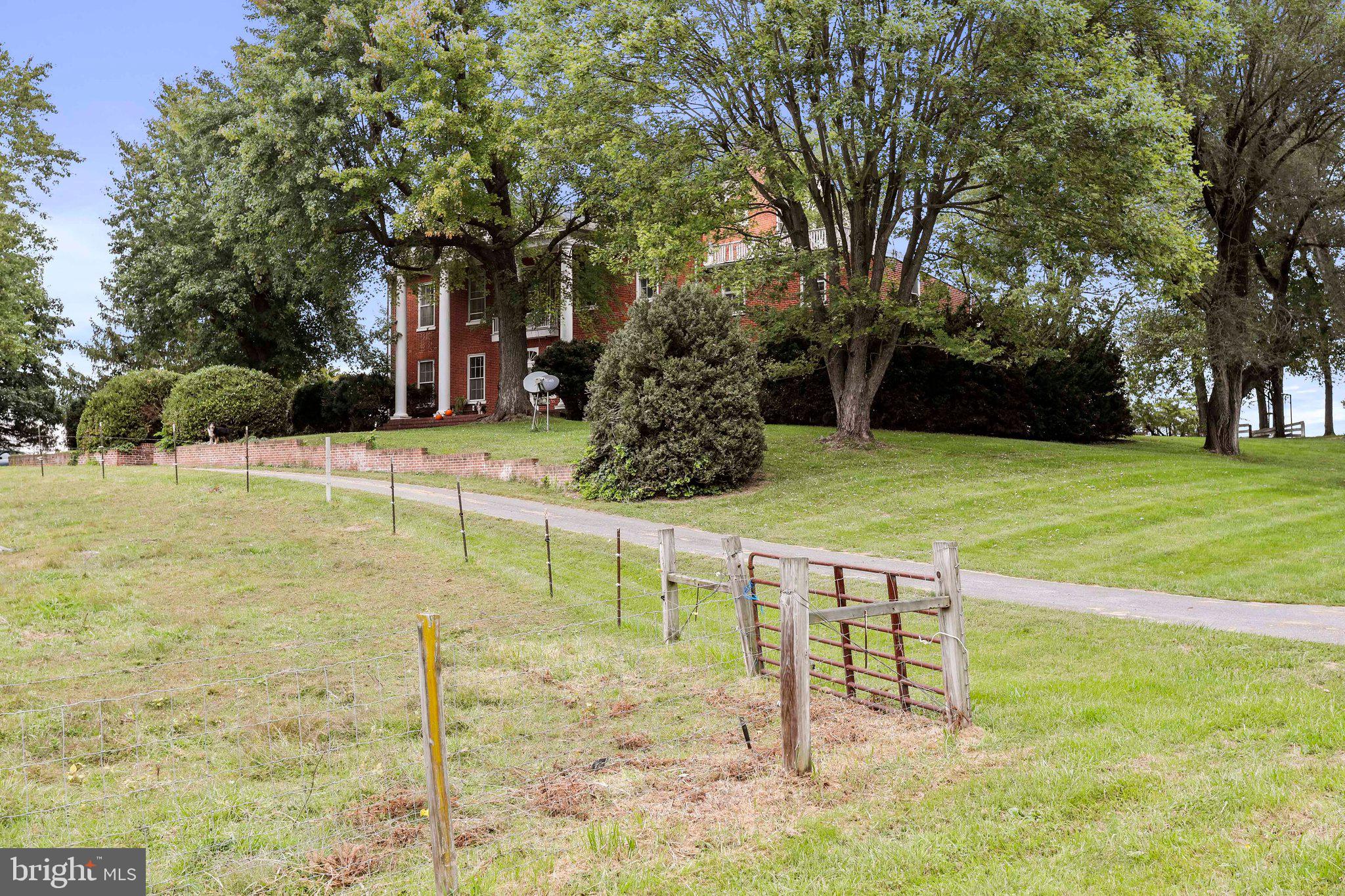 SWAN POND - Residential
