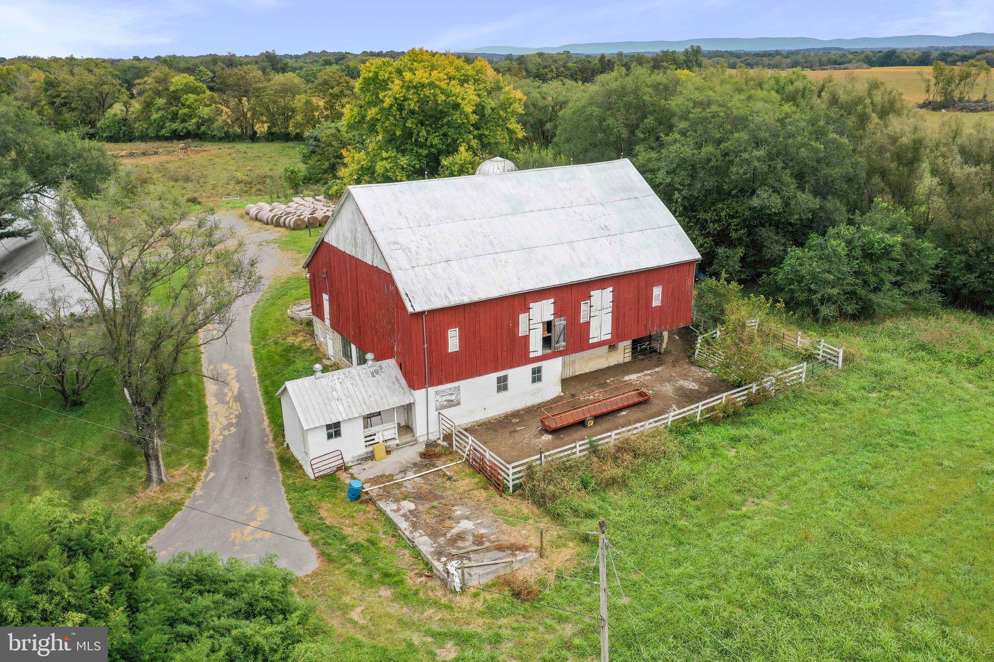 SWAN POND - Residential