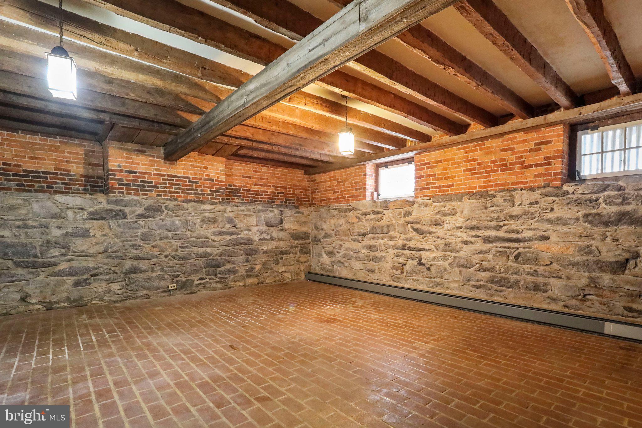 SWAN POND - Residential