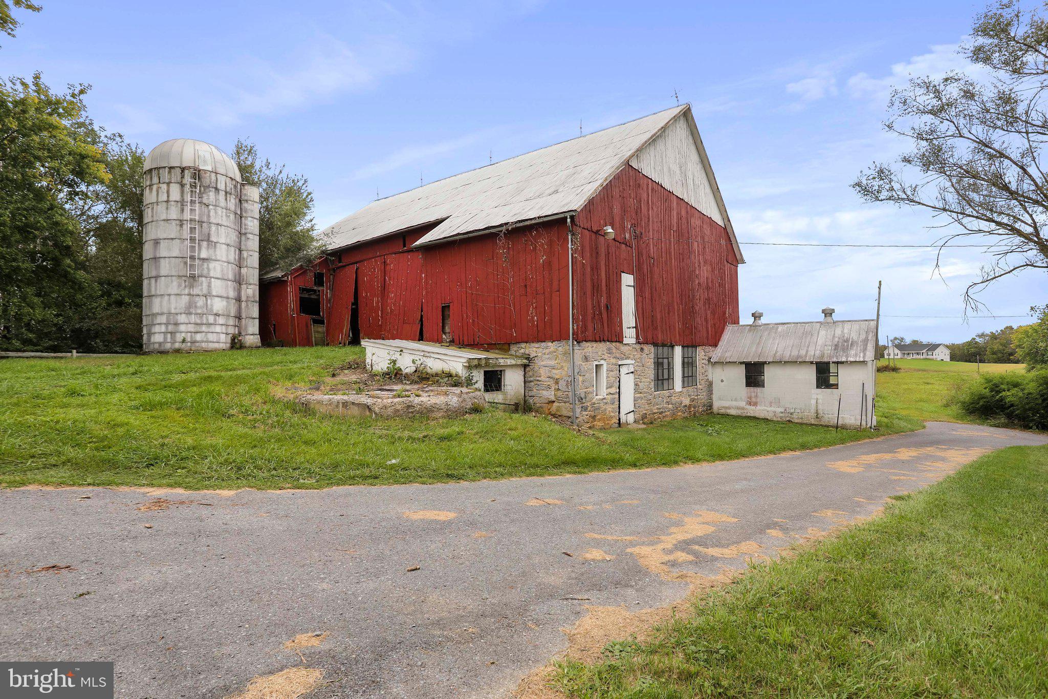 SWAN POND - Residential