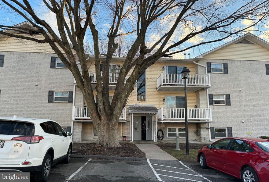 Perfectly priced condo in the perfect location. Immediate occupancy. This location is quiet and private  with view of trees from balcony. The condo key includes pool privileges and storage locker in basement. Convenient to I-83, public transportation and shopping.