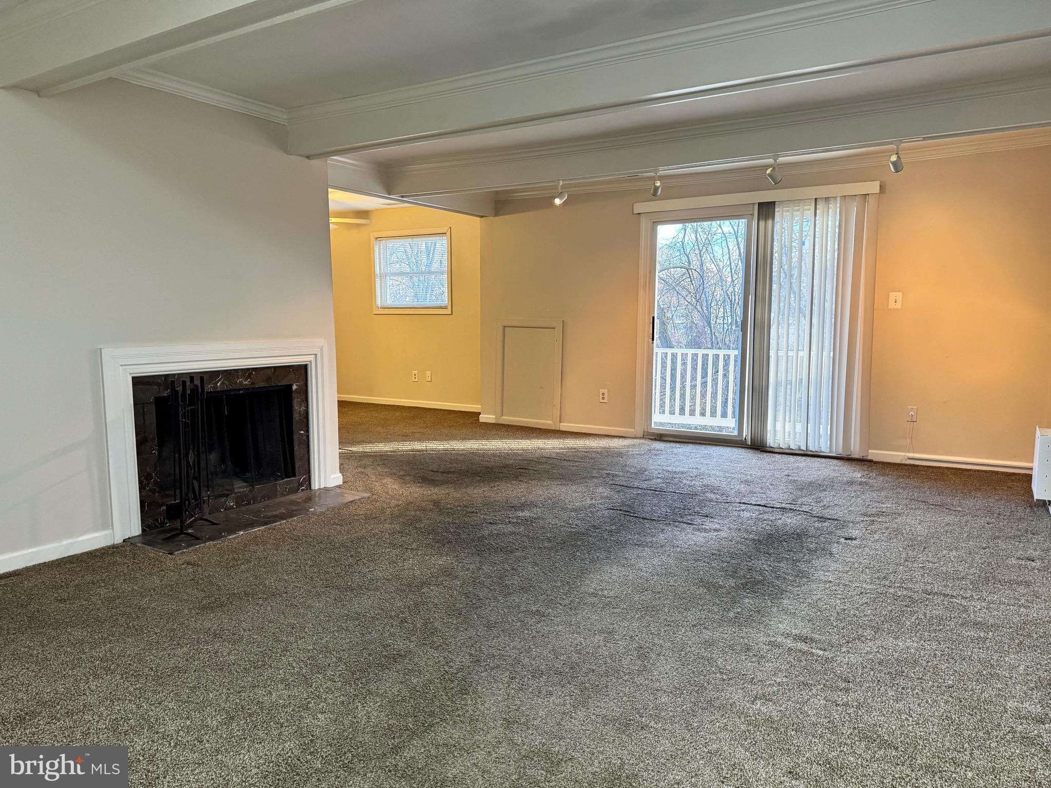 WARREN LODGE CONDOMINIUMS - Residential