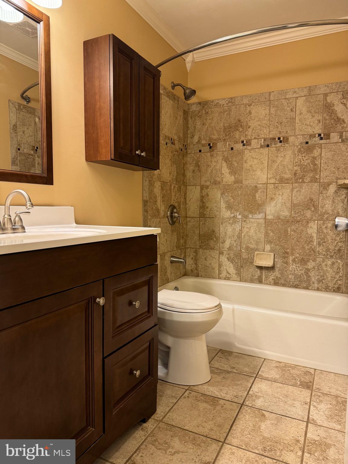 WARREN LODGE CONDOMINIUMS - Residential