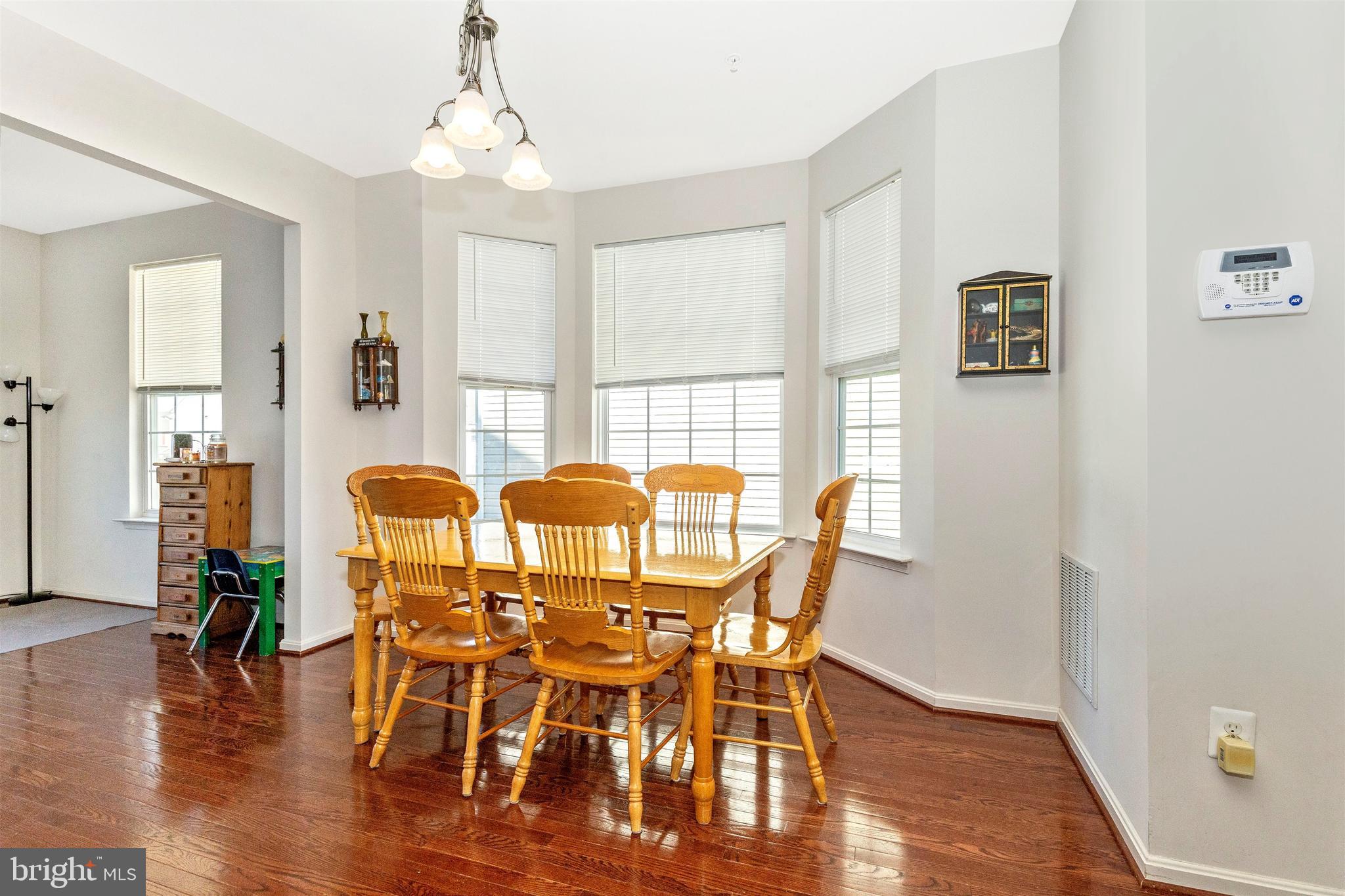 COLLEGIATE ACRES - Residential