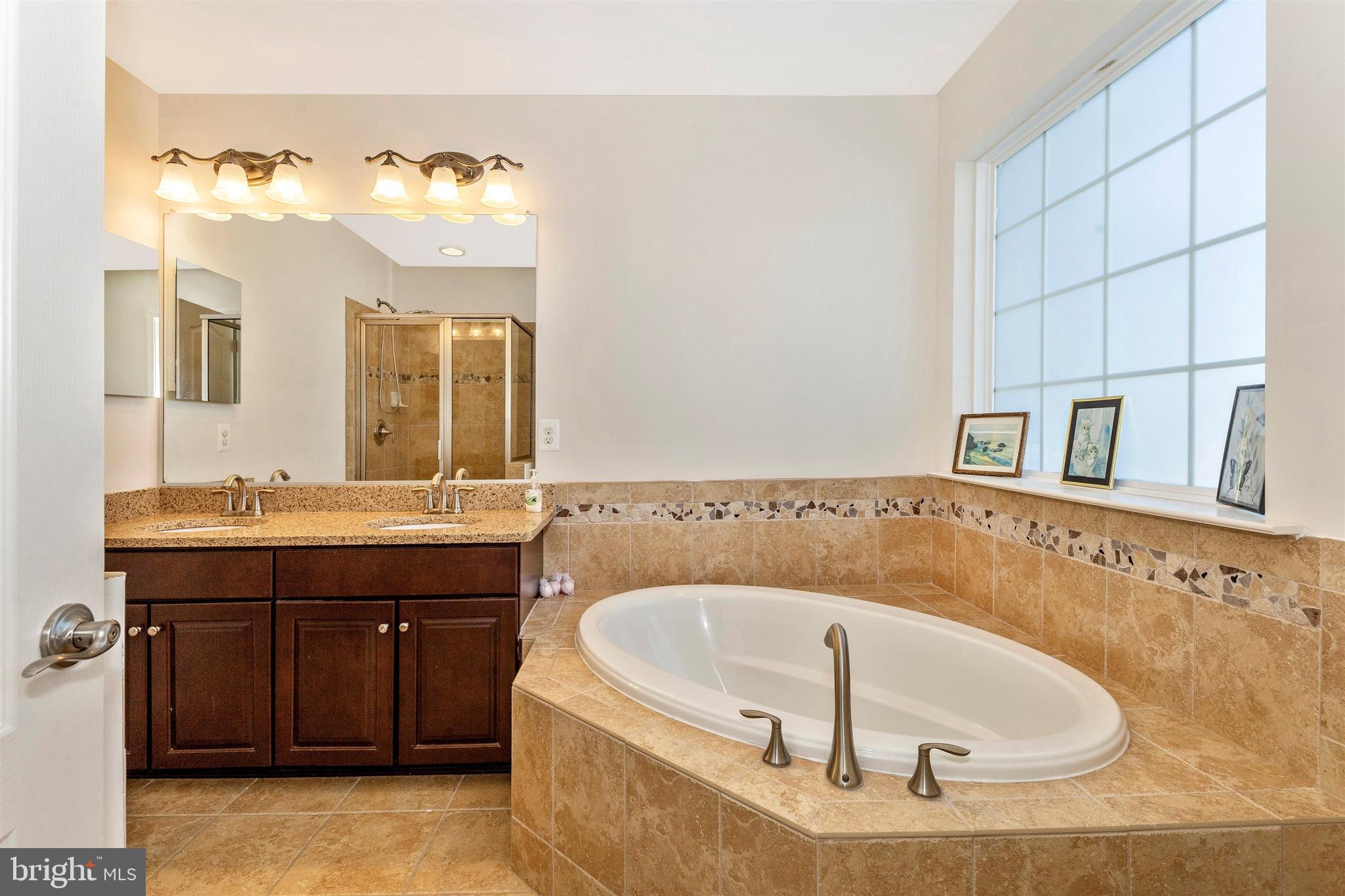 COLLEGIATE ACRES - Residential