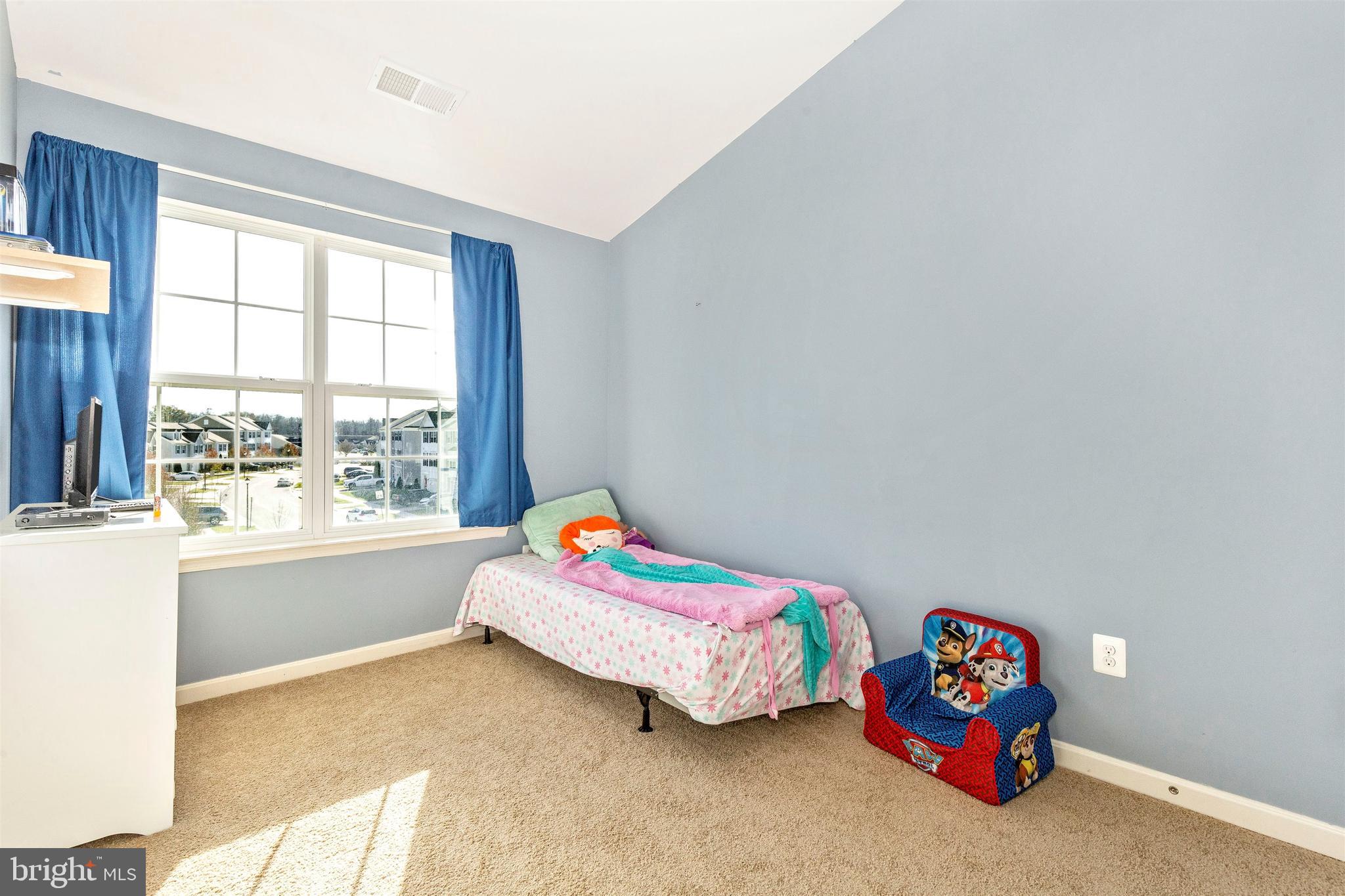 COLLEGIATE ACRES - Residential