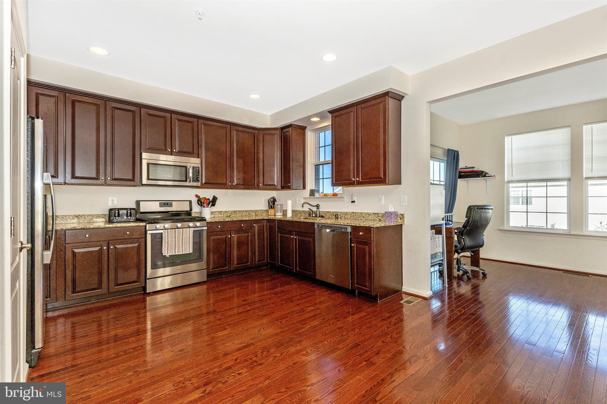 COLLEGIATE ACRES - Residential