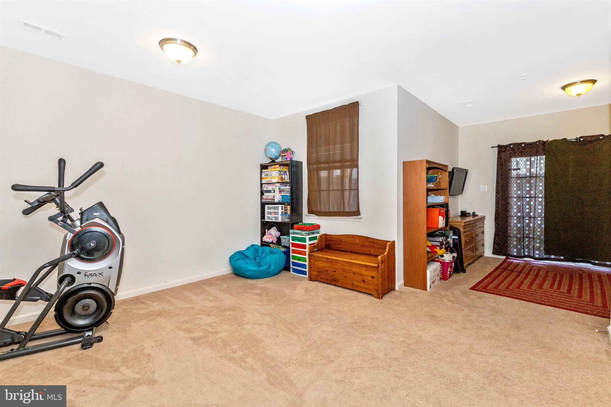 COLLEGIATE ACRES - Residential