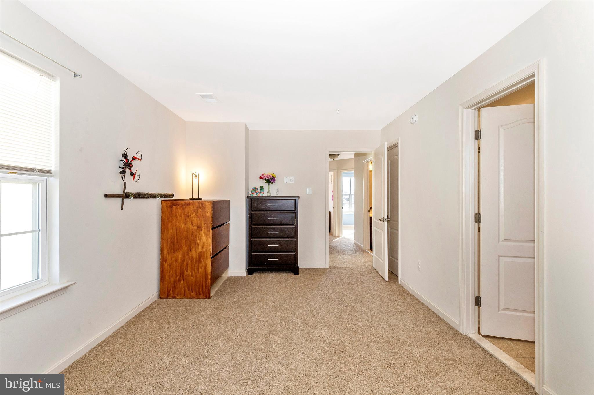 COLLEGIATE ACRES - Residential