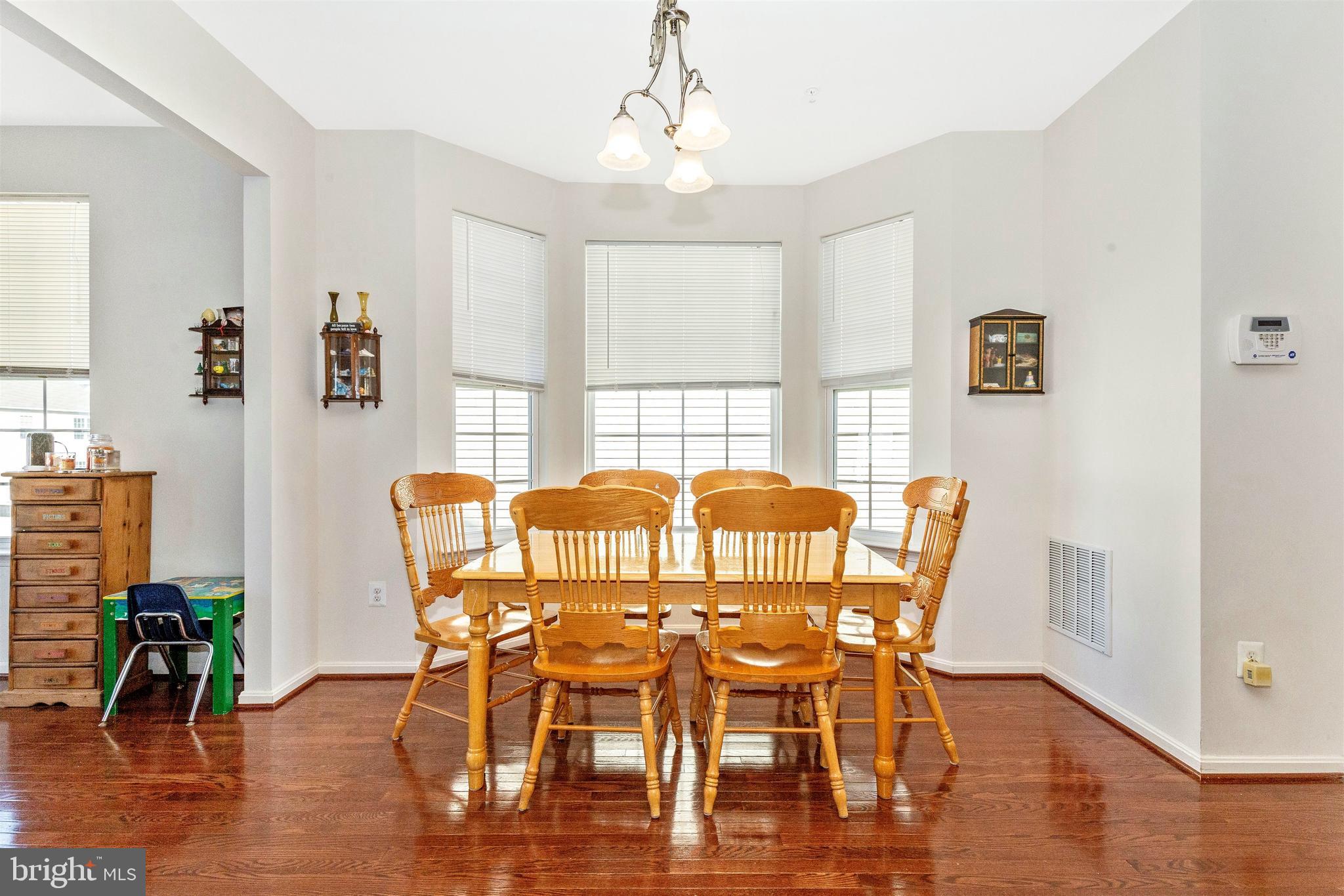 COLLEGIATE ACRES - Residential