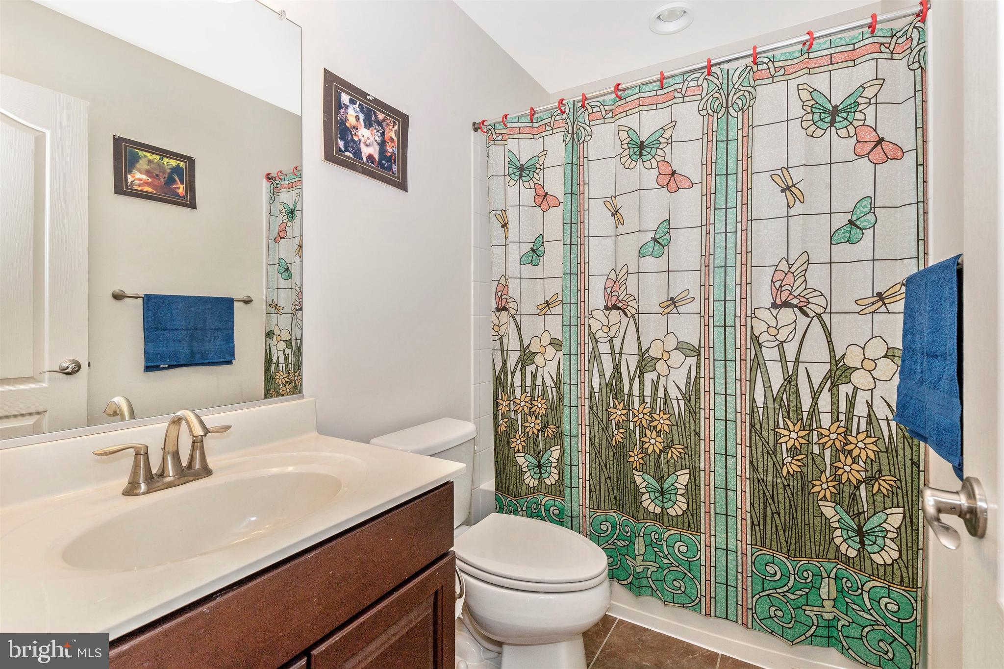 COLLEGIATE ACRES - Residential