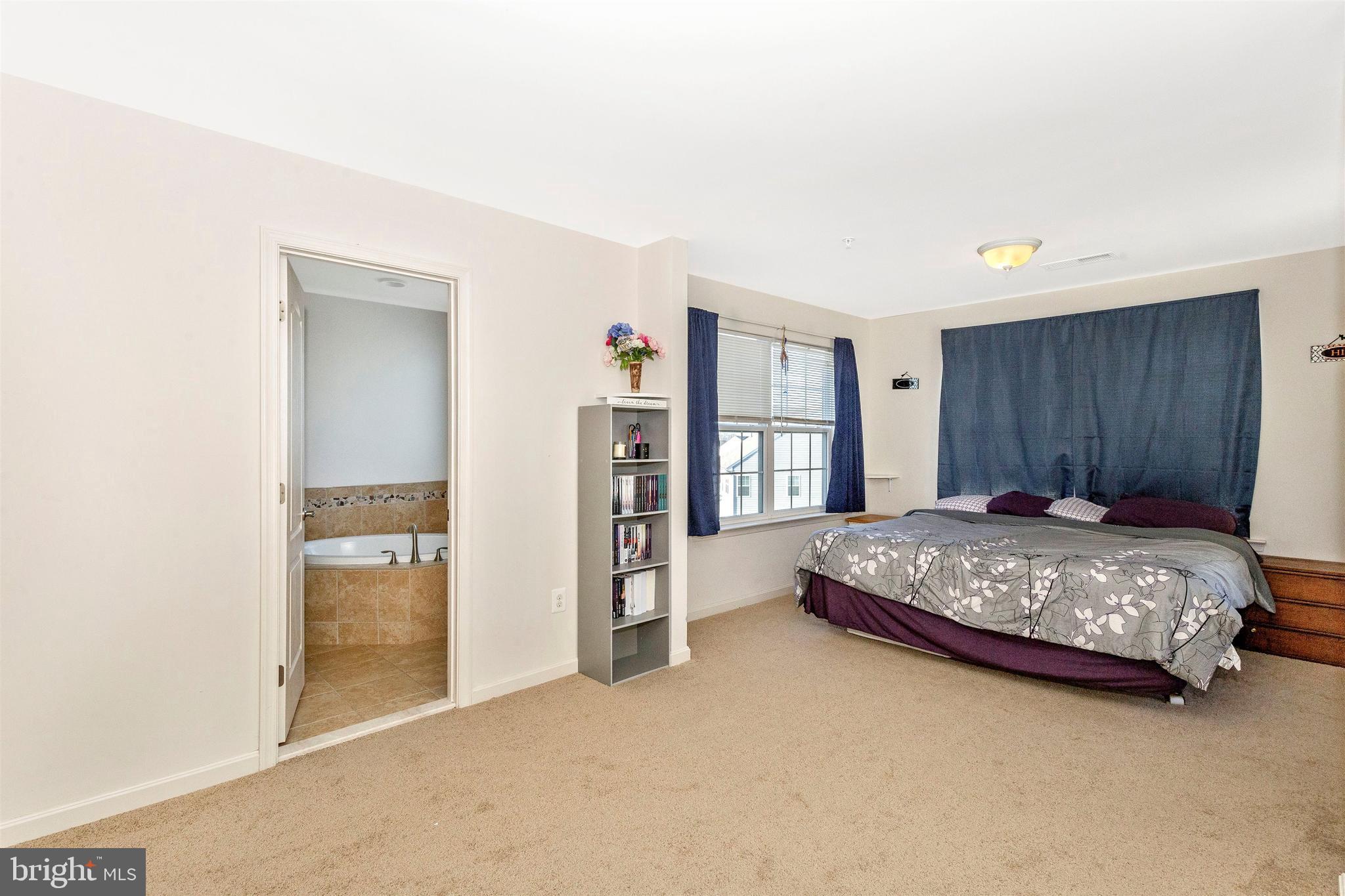 COLLEGIATE ACRES - Residential