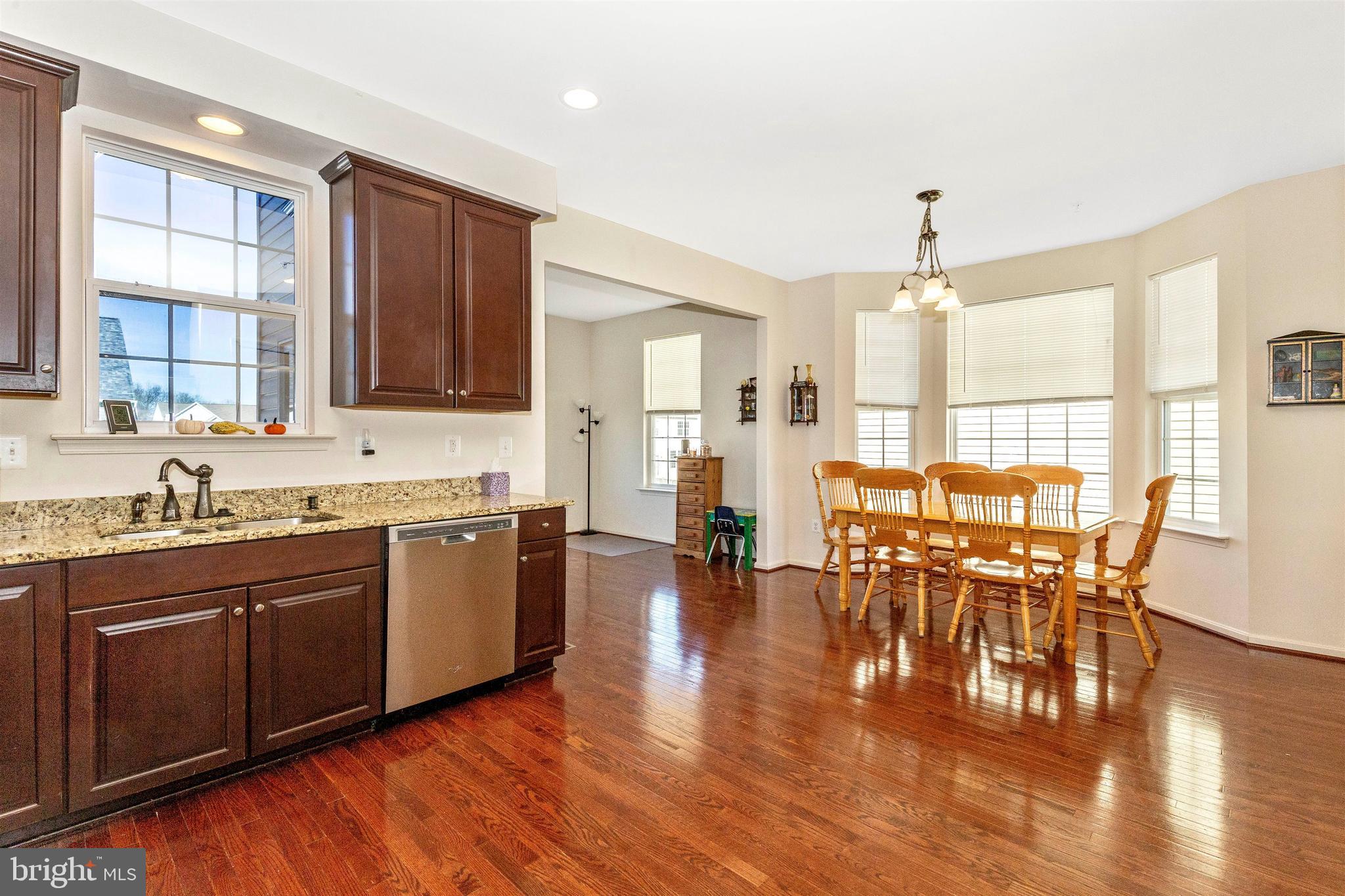 COLLEGIATE ACRES - Residential