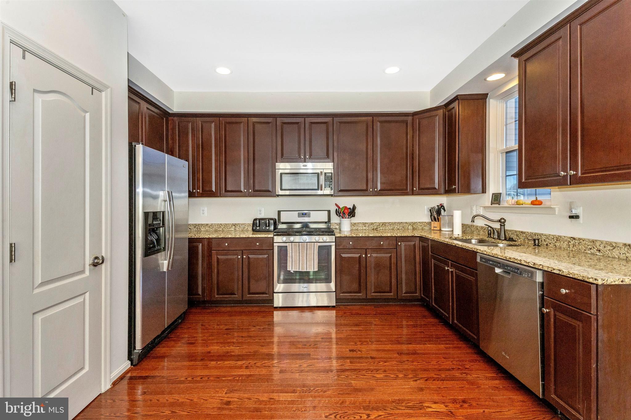 COLLEGIATE ACRES - Residential