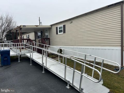 Mobile Home For Sale - 489 Brendon Drive<br/> Lancaster County, LEOLA, PA 17540