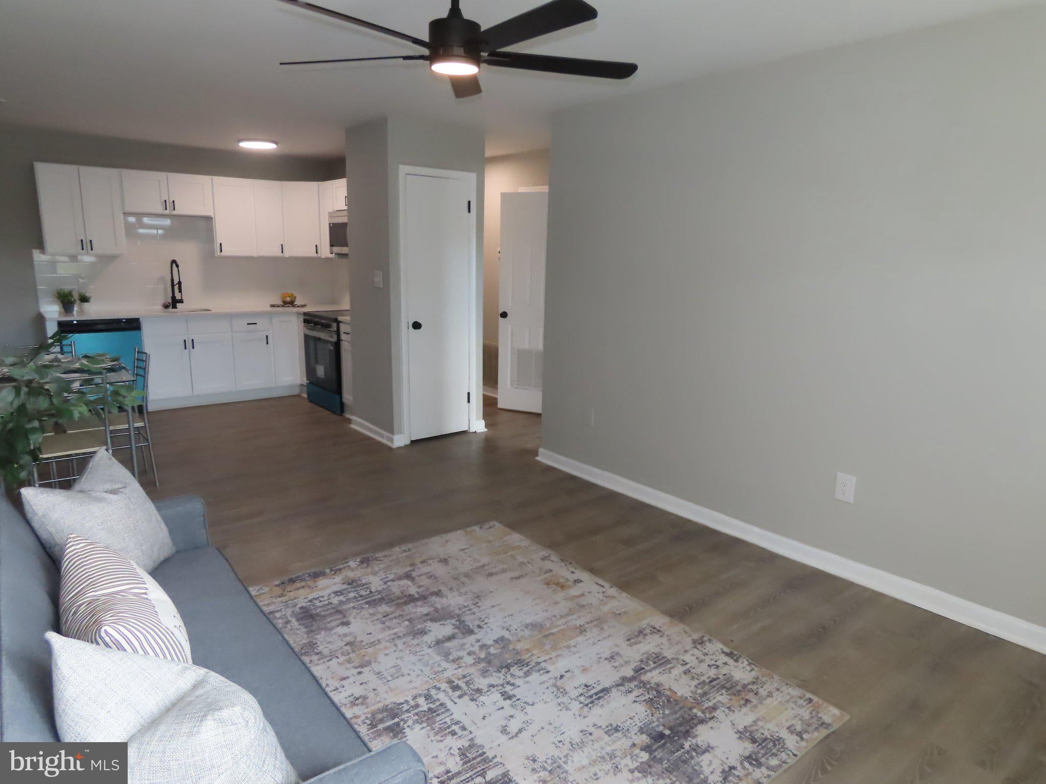 115 E BEAVER COURT