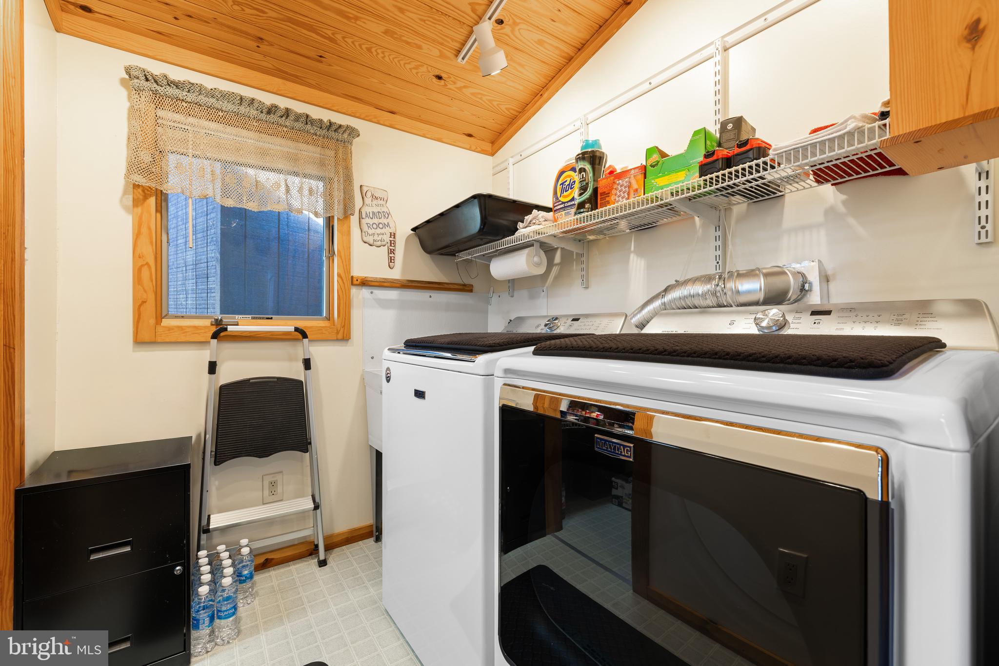 OAK LANDING - Residential