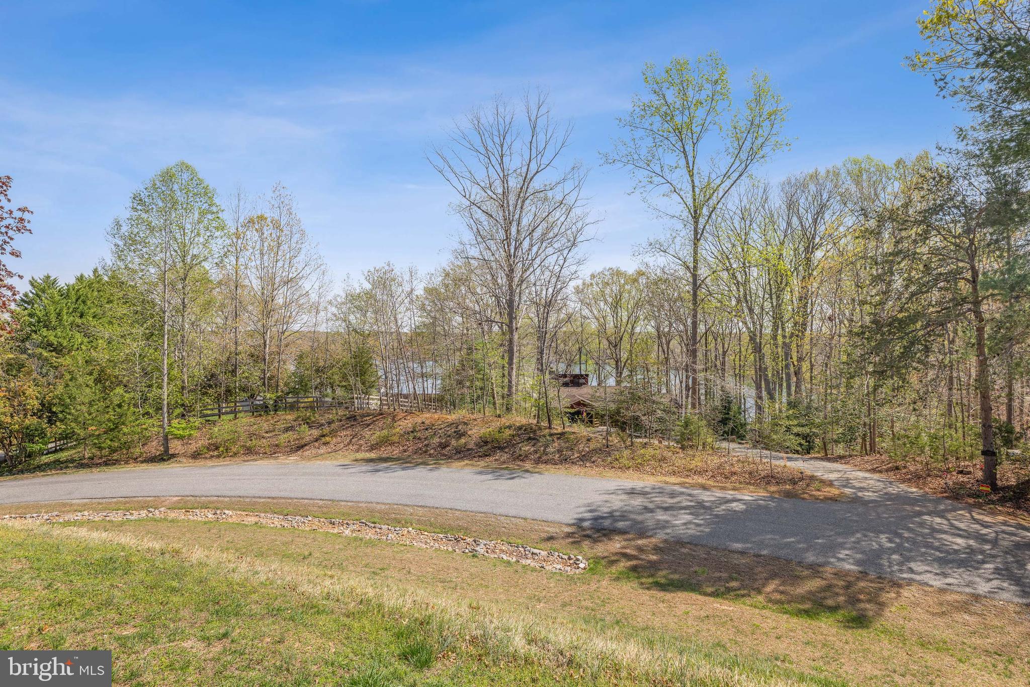 OAK LANDING - Residential