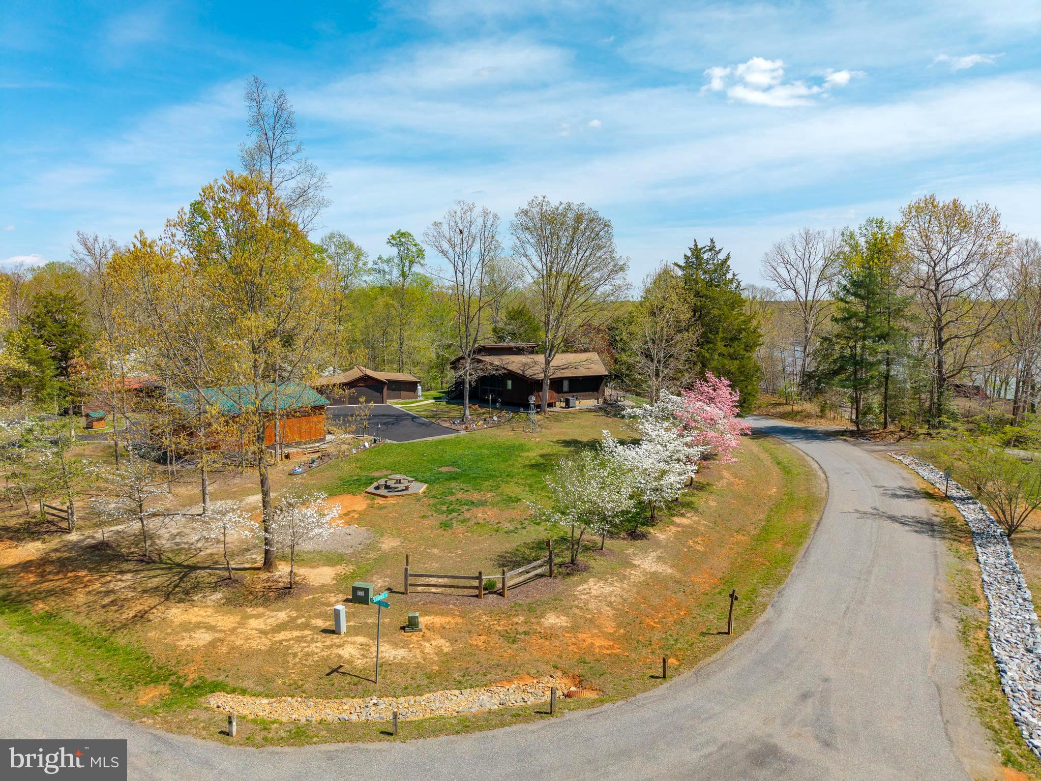 OAK LANDING - Residential