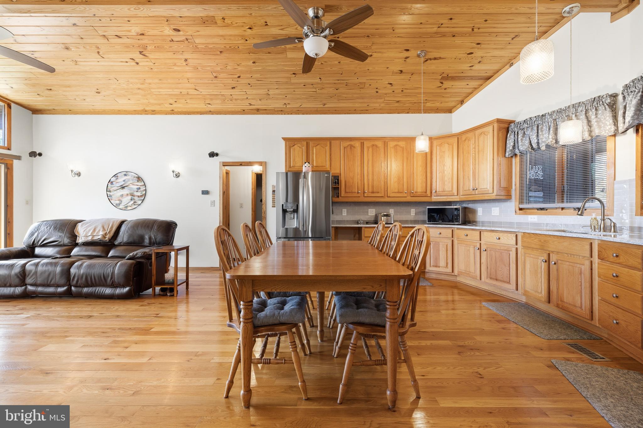 OAK LANDING - Residential