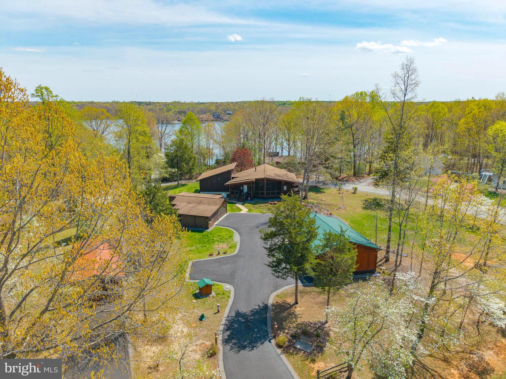 OAK LANDING - Residential