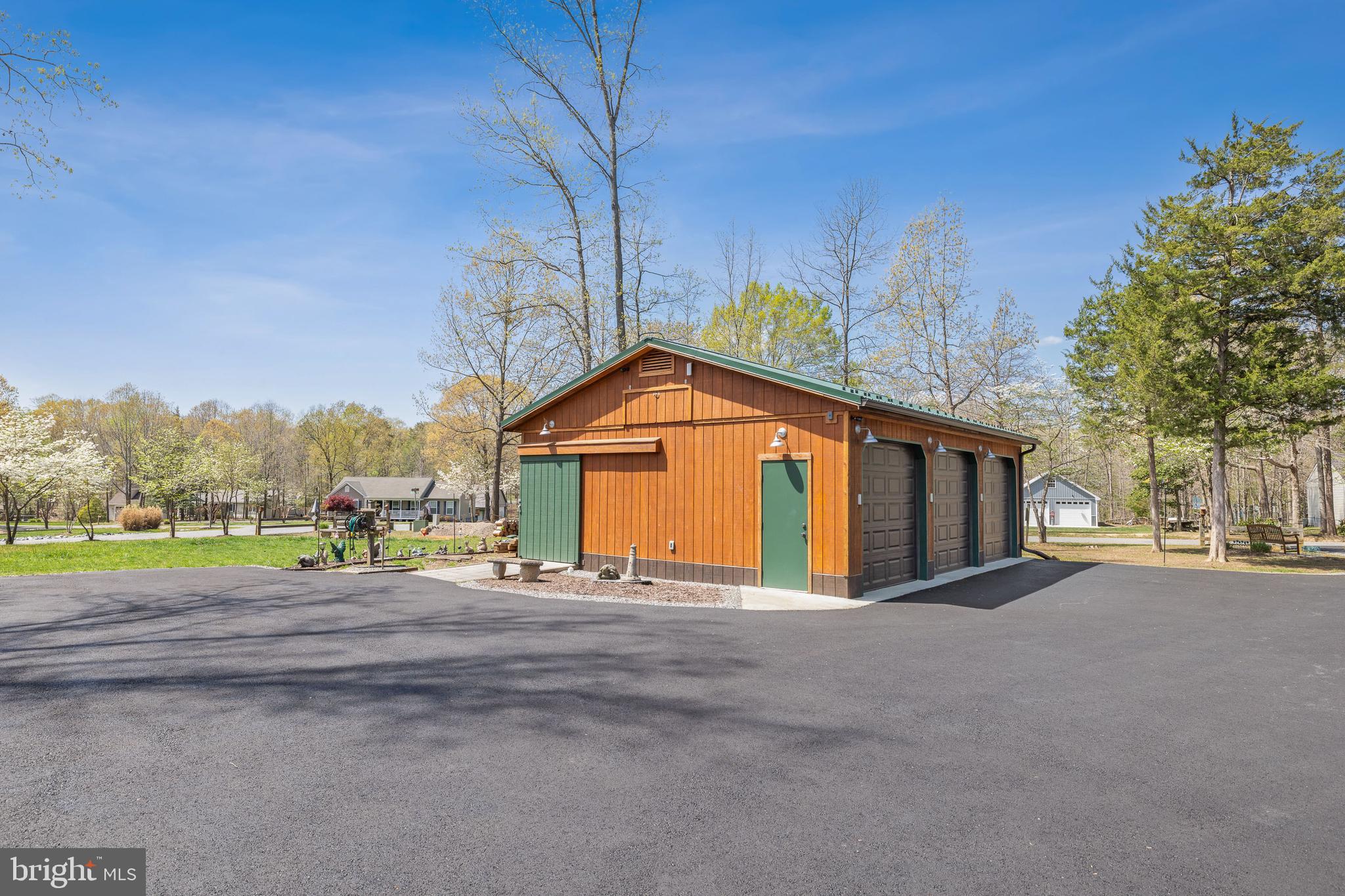 OAK LANDING - Residential