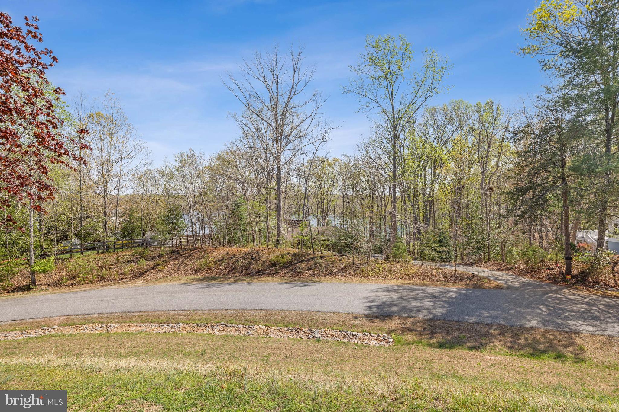 OAK LANDING - Residential