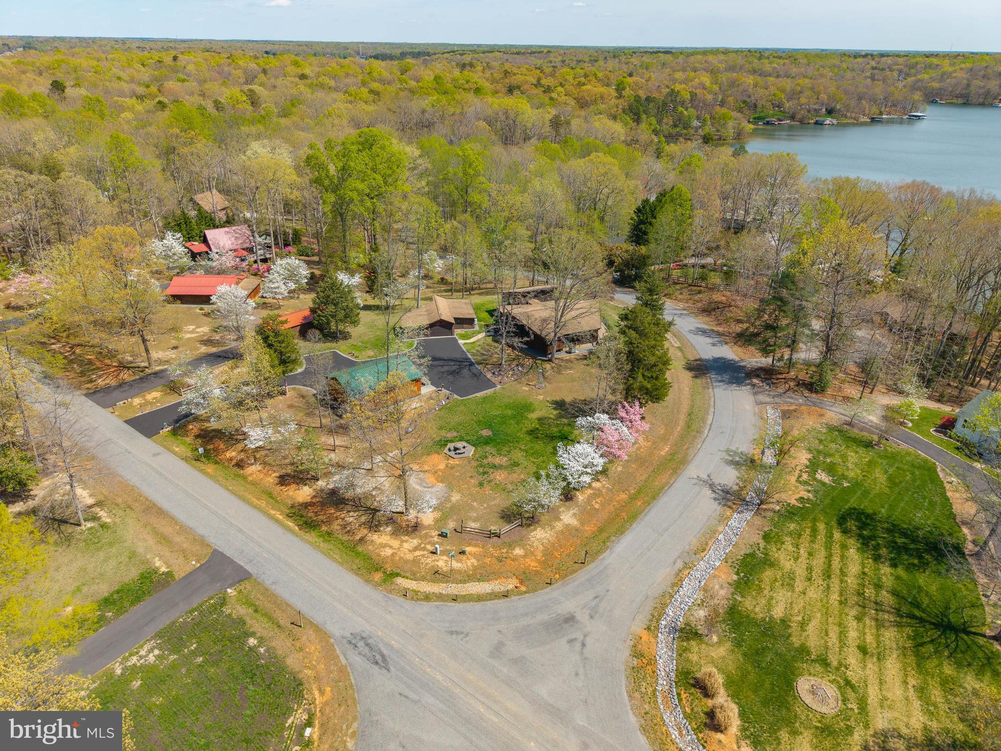 OAK LANDING - Residential