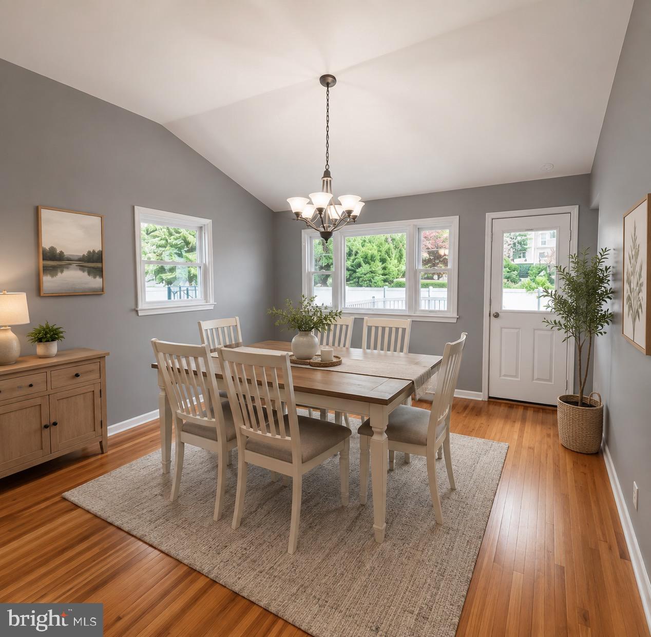 10 WEDGEWOOD DRIVE