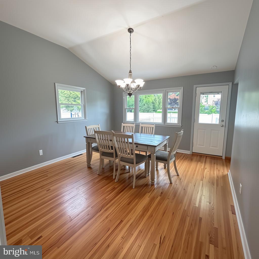 10 WEDGEWOOD DRIVE