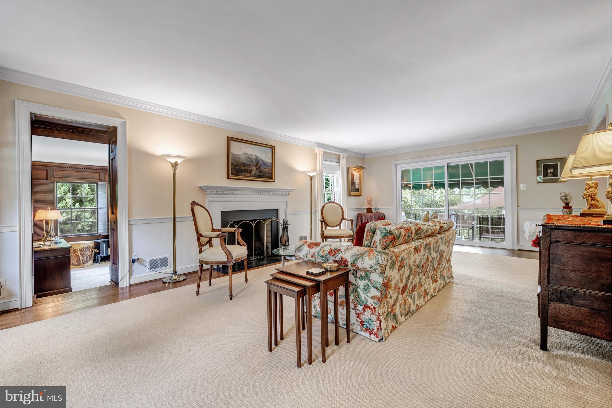 BURNING TREE VIEW - Residential