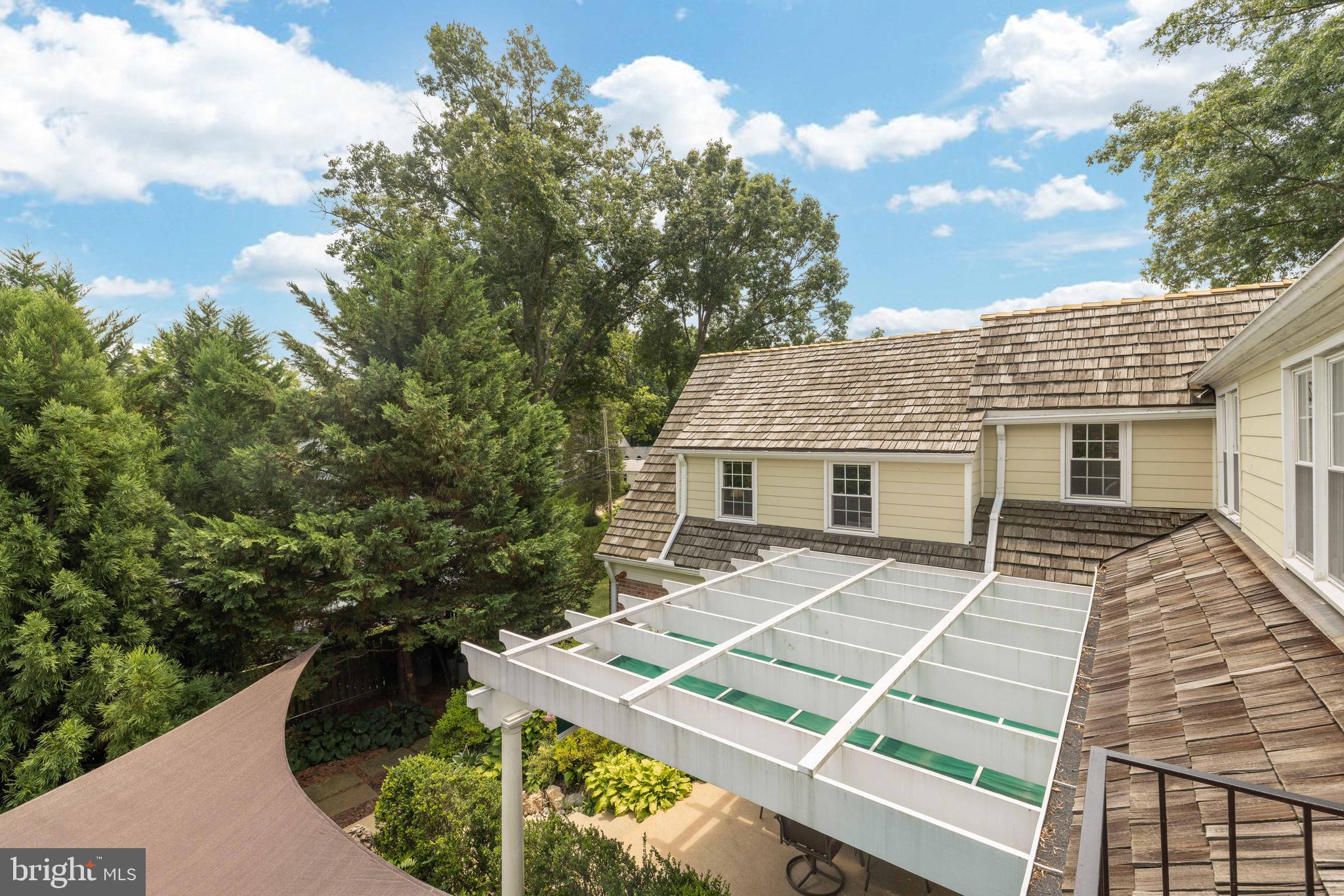 BURNING TREE VIEW - Residential