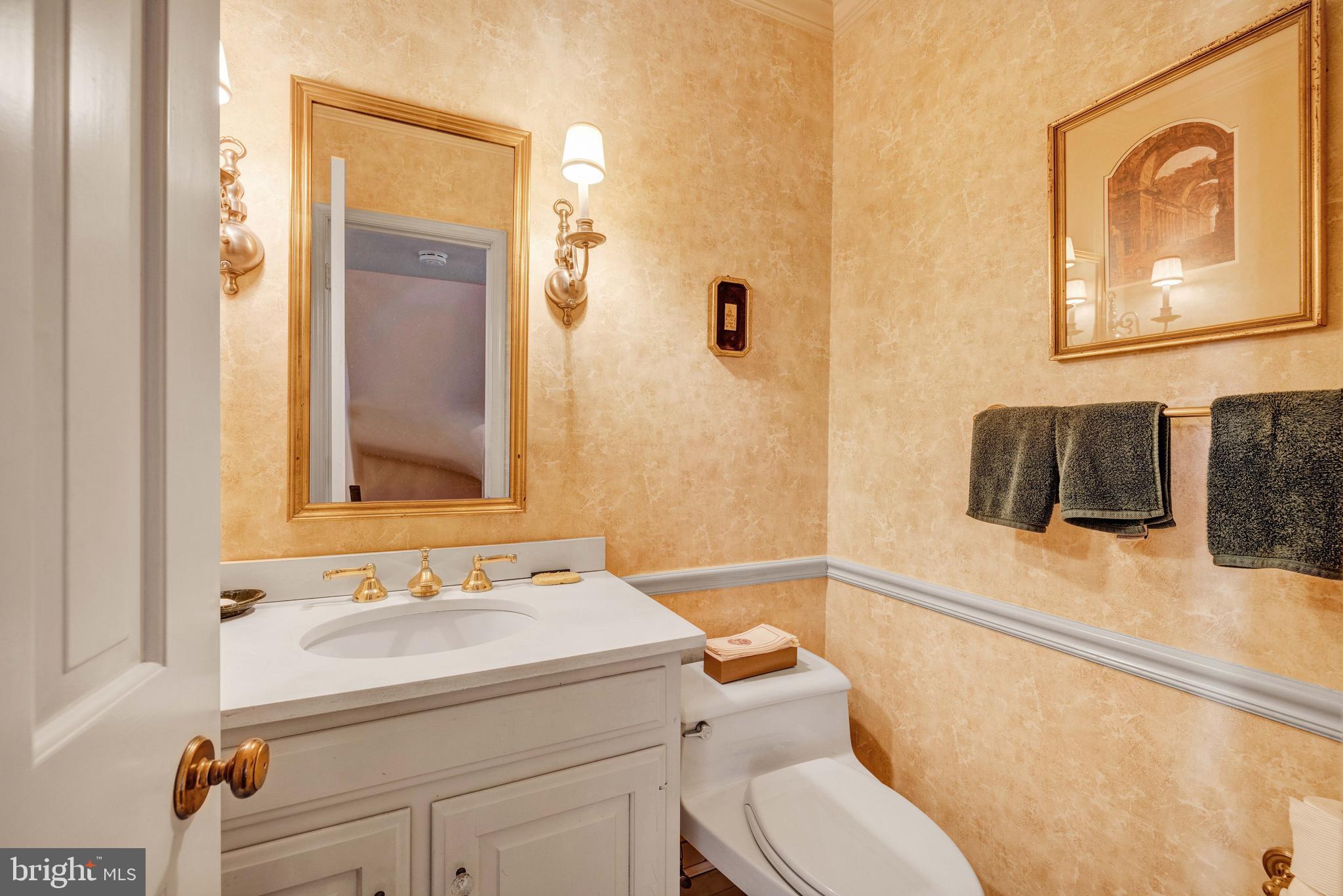 BURNING TREE VIEW - Residential