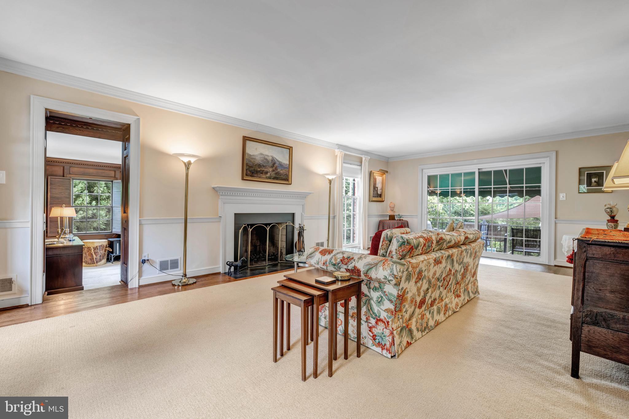 BURNING TREE VIEW - Residential