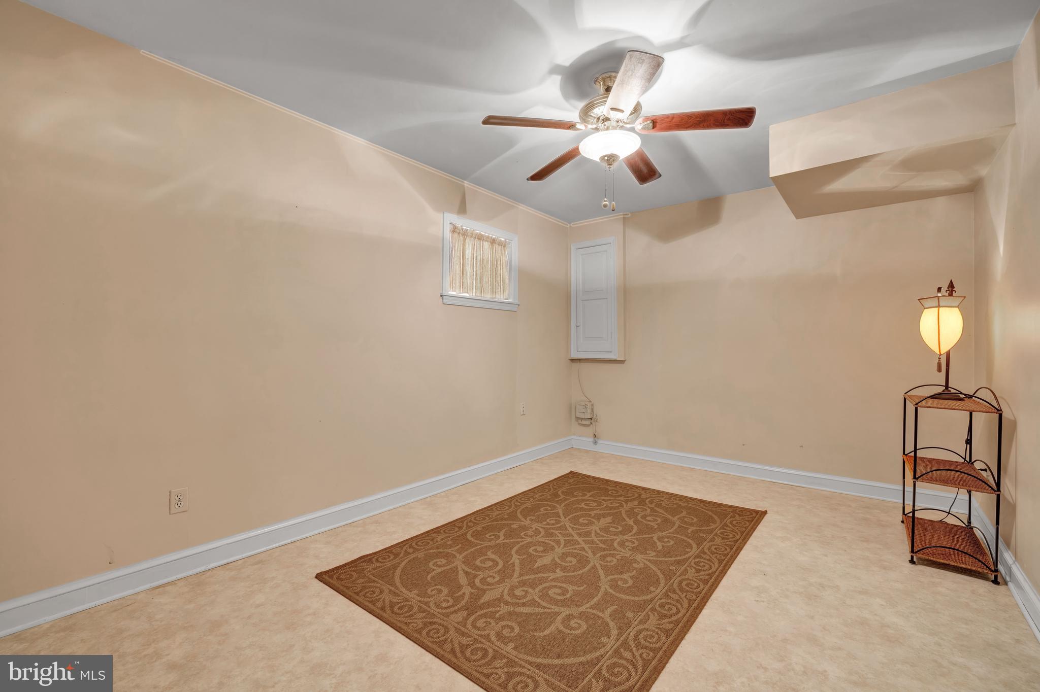 BURNING TREE VIEW - Residential