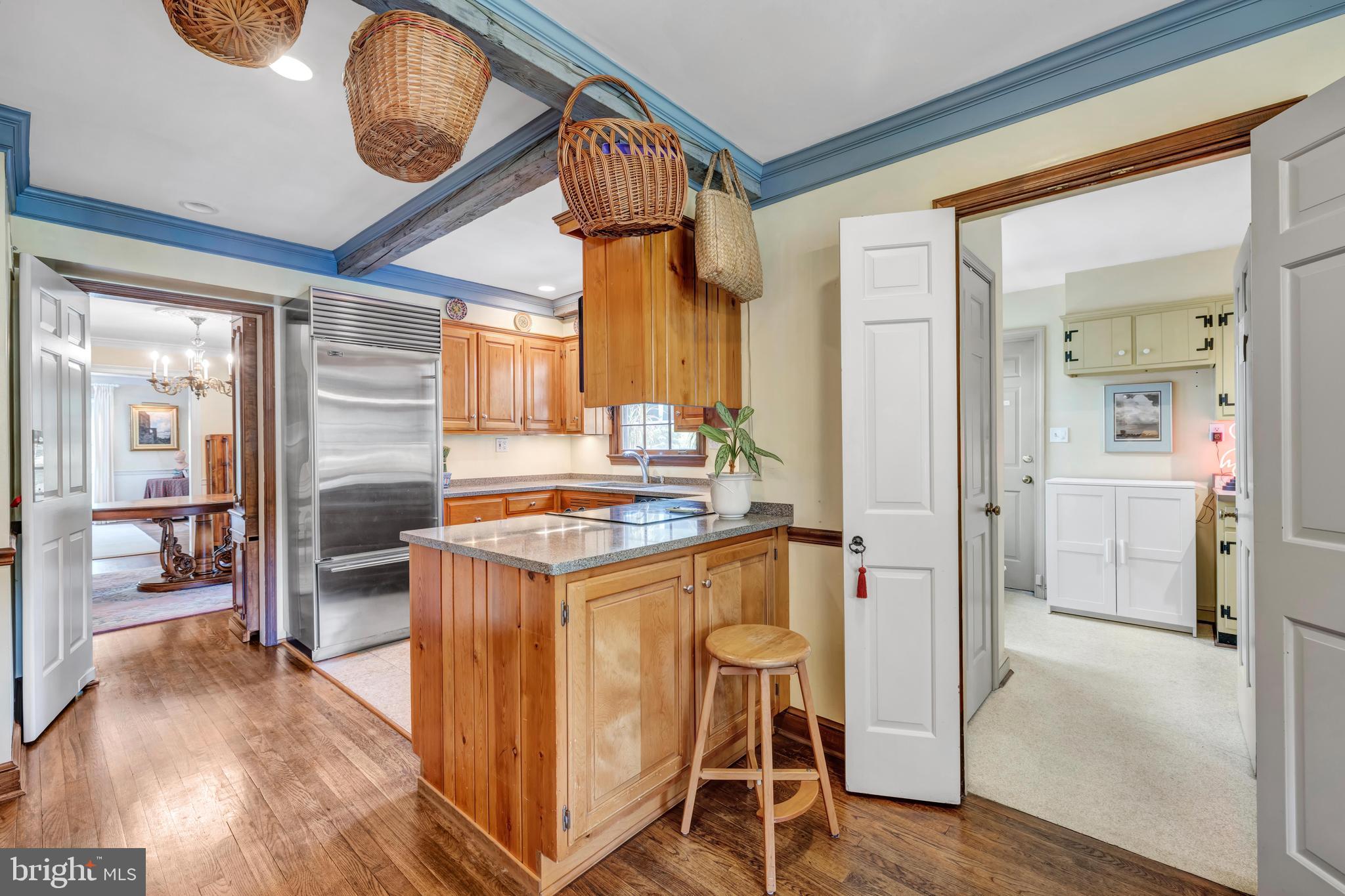 BURNING TREE VIEW - Residential