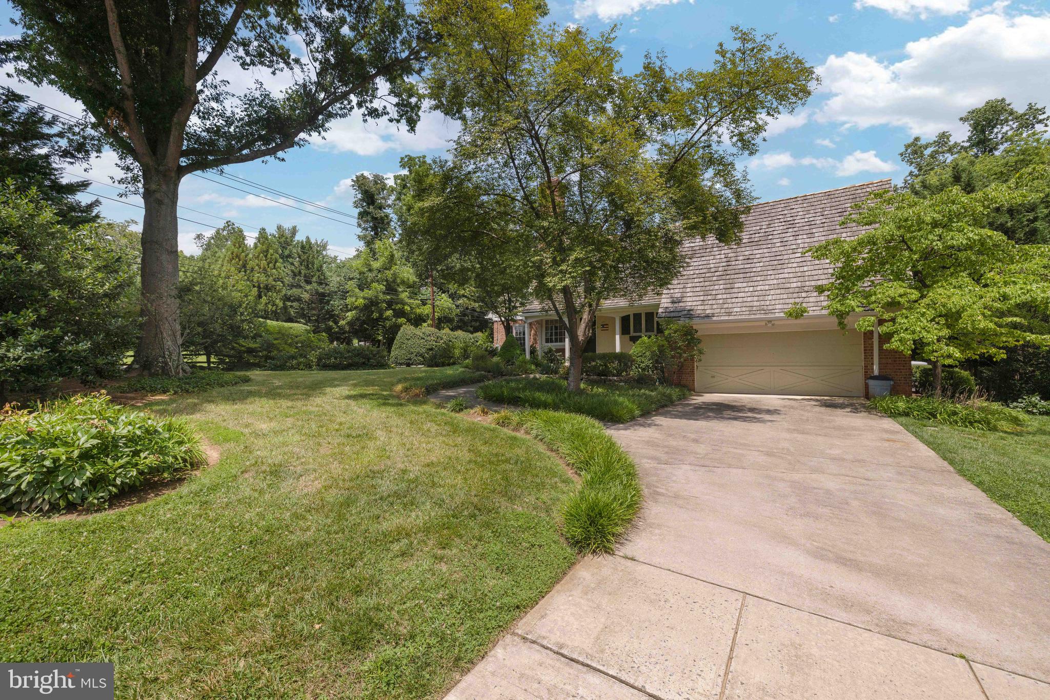 BURNING TREE VIEW - Residential