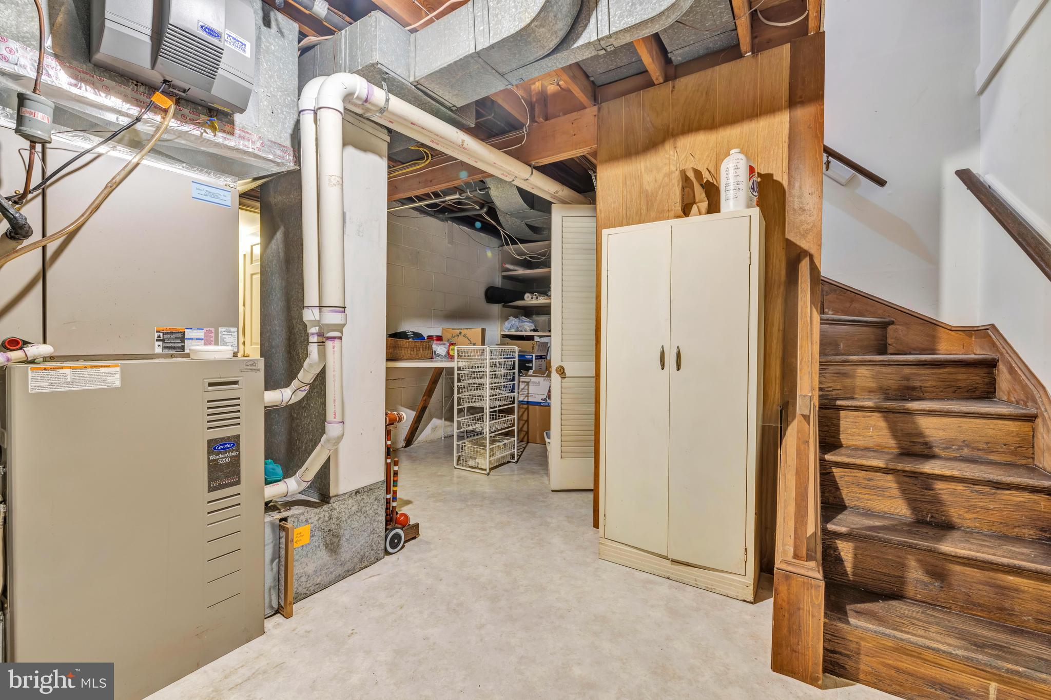 BURNING TREE VIEW - Residential